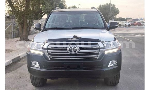 Acheter Import Voiture Toyota Land Cruiser Noir à Import - Dubai, Burkina-Faso Acheter Import Voiture Toyota Land Cruiser Noir à Import - Dubai, Burkina-Faso