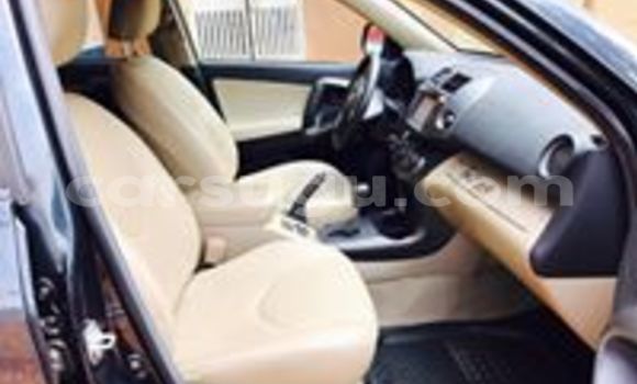 Acheter Neuf Voiture Toyota RAV4 Noir à Ouagadougou, Burkina-Faso Acheter Neuf Voiture Toyota RAV4 Noir à Ouagadougou, Burkina-Faso