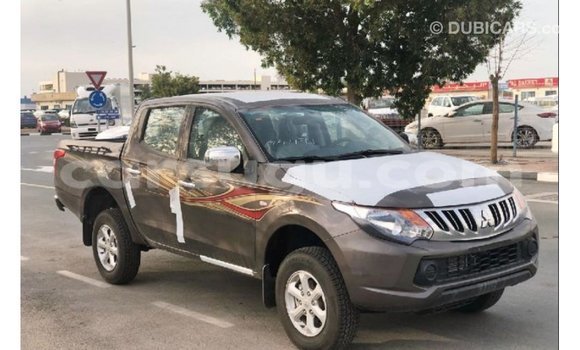 Acheter Import Voiture Mitsubishi L200 Marron à Import - Dubai, Burkina-Faso Acheter Import Voiture Mitsubishi L200 Marron à Import - Dubai, Burkina-Faso