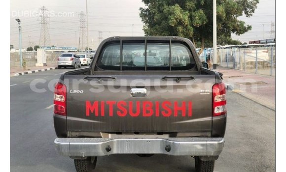 Acheter Import Voiture Mitsubishi L200 Marron à Import - Dubai, Burkina-Faso Acheter Import Voiture Mitsubishi L200 Marron à Import - Dubai, Burkina-Faso