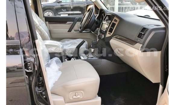 Sayi Imported Mitsubishi Pajero Black Mota in Import - Dubai a Burkina Faso Sayi Imported Mitsubishi Pajero Black Mota in Import - Dubai a Burkina Faso