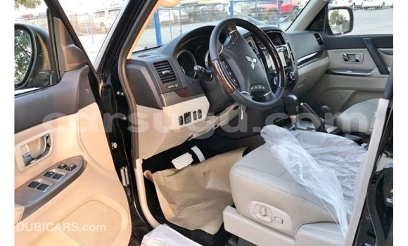 Sayi Imported Mitsubishi Pajero Black Mota in Import - Dubai a Burkina Faso Sayi Imported Mitsubishi Pajero Black Mota in Import - Dubai a Burkina Faso