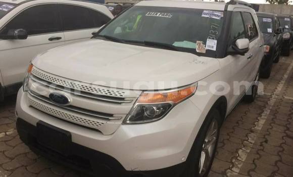 Acheter Occasion Voiture Ford Explorer Blanc à Ouagadougou, Burkina-Faso Acheter Occasion Voiture Ford Explorer Blanc à Ouagadougou, Burkina-Faso