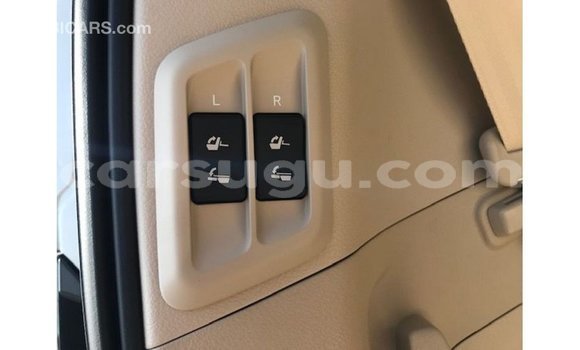 Sayi Imported Toyota Prado White Mota in Import - Dubai a Burkina Faso Sayi Imported Toyota Prado White Mota in Import - Dubai a Burkina Faso