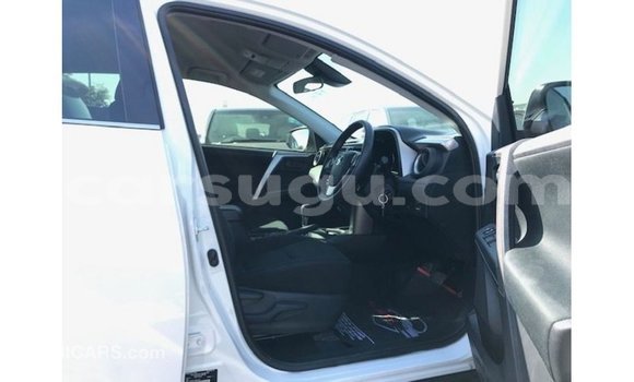 Sayi Imported Toyota HiAce White Babbar mota in Import - Dubai a Burkina Faso Sayi Imported Toyota HiAce White Babbar mota in Import - Dubai a Burkina Faso