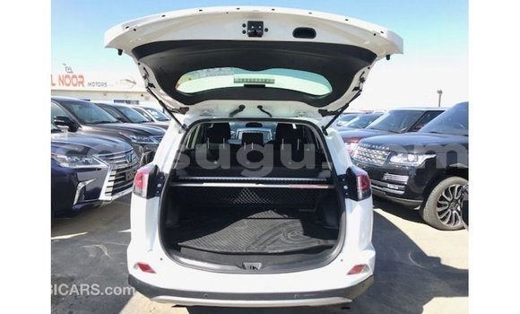 Sayi Imported Toyota HiAce White Babbar mota in Import - Dubai a Burkina Faso Sayi Imported Toyota HiAce White Babbar mota in Import - Dubai a Burkina Faso