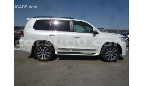 Sayi Imported Toyota Land Cruiser White Mota in Import - Dubai a Burkina Faso Sayi Imported Toyota Land Cruiser White Mota in Import - Dubai a Burkina Faso