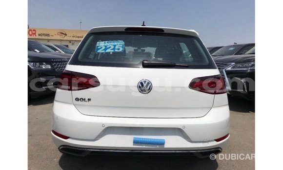 Sayi Imported Volkswagen Golf White Mota in Import - Dubai a Burkina Faso Sayi Imported Volkswagen Golf White Mota in Import - Dubai a Burkina Faso