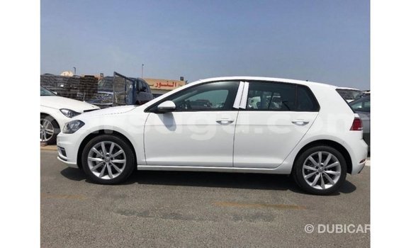 Sayi Imported Volkswagen Golf White Mota in Import - Dubai a Burkina Faso Sayi Imported Volkswagen Golf White Mota in Import - Dubai a Burkina Faso