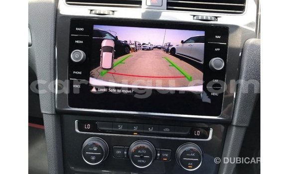 Sayi Imported Volkswagen Golf White Mota in Import - Dubai a Burkina Faso Sayi Imported Volkswagen Golf White Mota in Import - Dubai a Burkina Faso