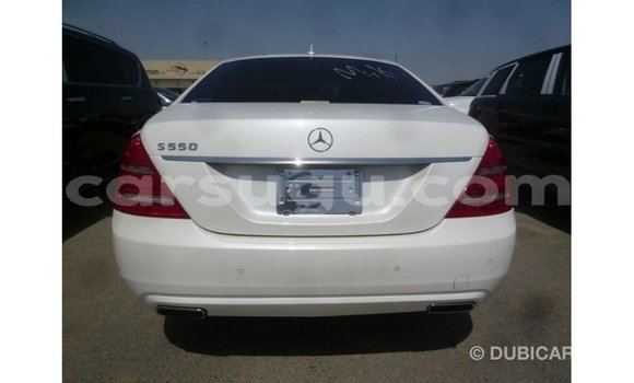 Sayi Imported Mercedes-Benz 190 White Mota in Import - Dubai a Burkina Faso Sayi Imported Mercedes-Benz 190 White Mota in Import - Dubai a Burkina Faso