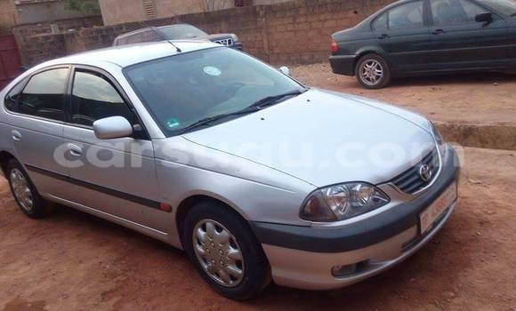 Acheter Neuf Voiture Toyota Avensis Gris à Ouagadougou au Burkina-Faso Acheter Neuf Voiture Toyota Avensis Gris à Ouagadougou au Burkina-Faso