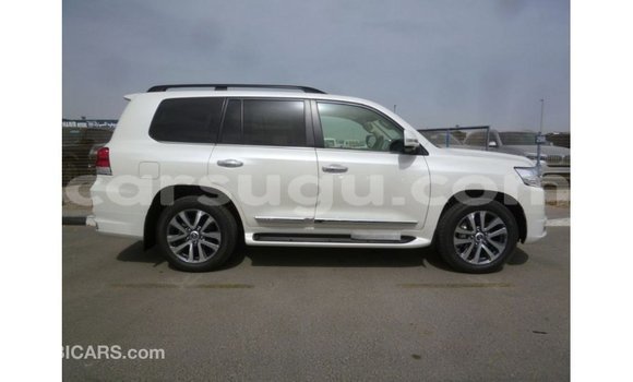 Sayi Imported Toyota Land Cruiser White Mota in Import - Dubai a Burkina Faso Sayi Imported Toyota Land Cruiser White Mota in Import - Dubai a Burkina Faso