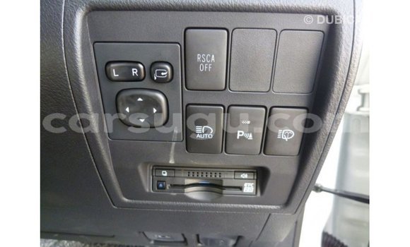 Sayi Imported Toyota Land Cruiser White Mota in Import - Dubai a Burkina Faso Sayi Imported Toyota Land Cruiser White Mota in Import - Dubai a Burkina Faso