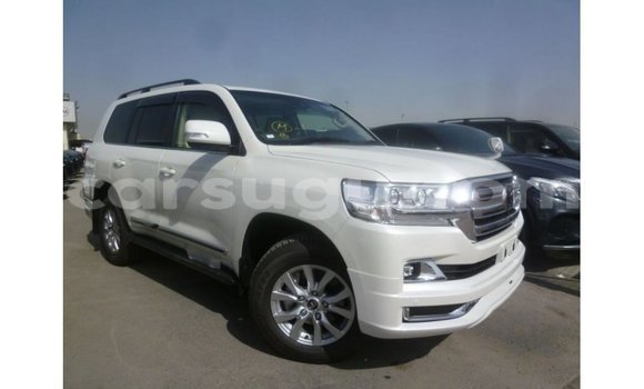 Acheter Import Voiture Toyota Land Cruiser Blanc à Import - Dubai, Burkina-Faso Acheter Import Voiture Toyota Land Cruiser Blanc à Import - Dubai, Burkina-Faso