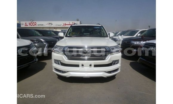 Acheter Import Voiture Toyota Land Cruiser Blanc à Import - Dubai, Burkina-Faso Acheter Import Voiture Toyota Land Cruiser Blanc à Import - Dubai, Burkina-Faso