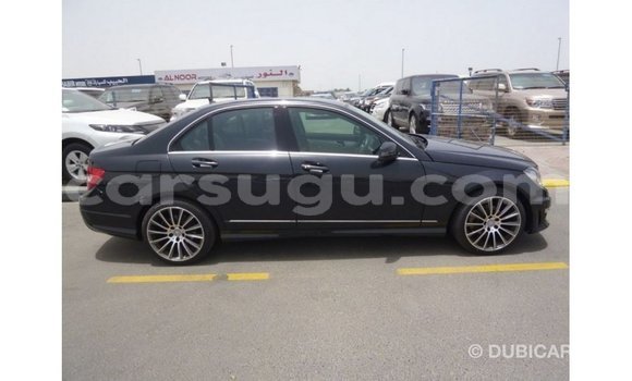 Sayi Imported Mercedes-Benz 190 Black Mota in Import - Dubai a Burkina Faso Sayi Imported Mercedes-Benz 190 Black Mota in Import - Dubai a Burkina Faso