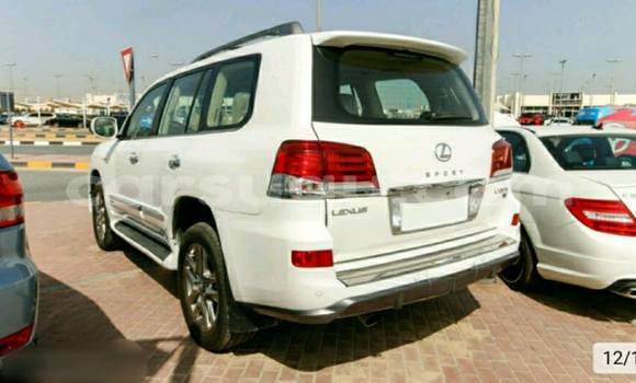 Acheter Neuf Voiture Lexus LX Blanc à Ouagadougou, Burkina-Faso Acheter Neuf Voiture Lexus LX Blanc à Ouagadougou, Burkina-Faso