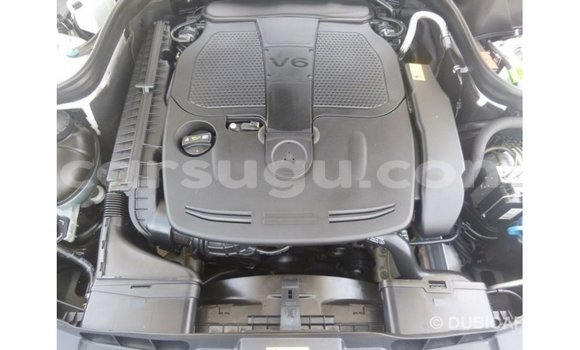 Sayi Imported Mercedes-Benz 190 White Mota in Import - Dubai a Burkina Faso Sayi Imported Mercedes-Benz 190 White Mota in Import - Dubai a Burkina Faso