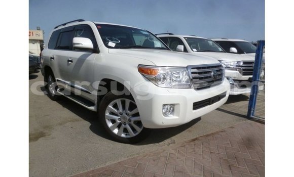 Sayi Imported Toyota Land Cruiser White Mota in Import - Dubai a Burkina Faso Sayi Imported Toyota Land Cruiser White Mota in Import - Dubai a Burkina Faso