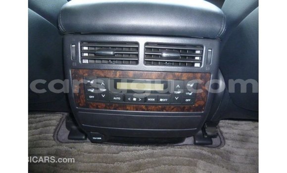 Sayi Imported Toyota Land Cruiser White Mota in Import - Dubai a Burkina Faso Sayi Imported Toyota Land Cruiser White Mota in Import - Dubai a Burkina Faso