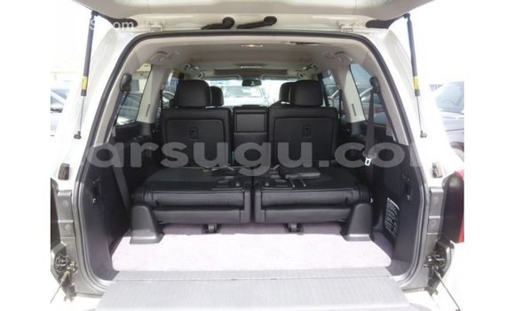 Sayi Imported Toyota Land Cruiser White Mota in Import - Dubai a Burkina Faso Sayi Imported Toyota Land Cruiser White Mota in Import - Dubai a Burkina Faso
