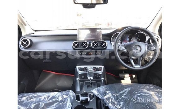 Sayi Imported Mercedes-Benz 250 Black Mota in Import - Dubai a Burkina Faso Sayi Imported Mercedes-Benz 250 Black Mota in Import - Dubai a Burkina Faso