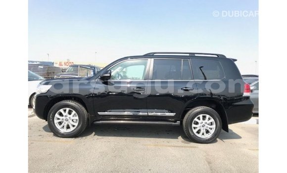 Sayi Imported Toyota Land Cruiser Black Mota in Import - Dubai a Burkina Faso Sayi Imported Toyota Land Cruiser Black Mota in Import - Dubai a Burkina Faso