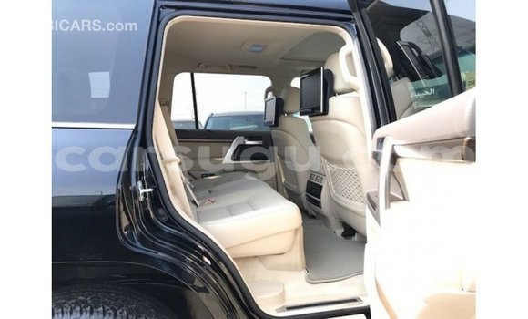 Sayi Imported Toyota Land Cruiser Black Mota in Import - Dubai a Burkina Faso Sayi Imported Toyota Land Cruiser Black Mota in Import - Dubai a Burkina Faso