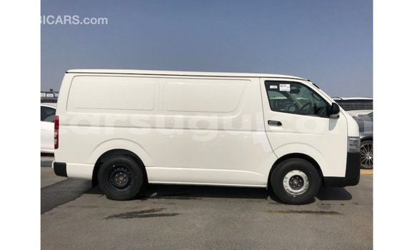 Sayi Imported Toyota Hiace White Mota in Import - Dubai a Burkina Faso Sayi Imported Toyota Hiace White Mota in Import - Dubai a Burkina Faso
