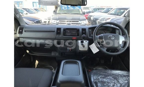 Sayi Imported Toyota Hiace White Mota in Import - Dubai a Burkina Faso Sayi Imported Toyota Hiace White Mota in Import - Dubai a Burkina Faso