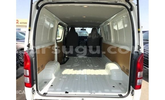 Sayi Imported Toyota Hiace White Mota in Import - Dubai a Burkina Faso Sayi Imported Toyota Hiace White Mota in Import - Dubai a Burkina Faso
