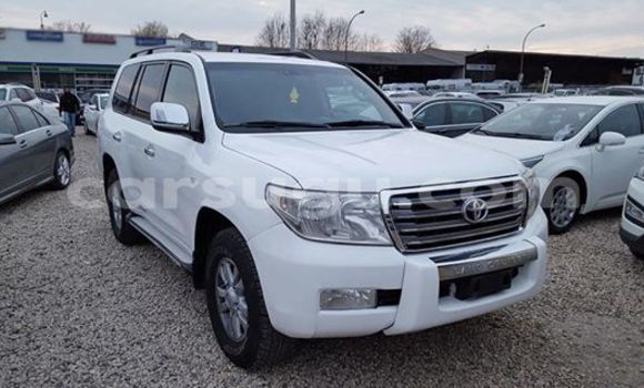 Acheter Neuf Voiture Toyota Land Cruiser Blanc à Ouagadougou, Burkina-Faso Acheter Neuf Voiture Toyota Land Cruiser Blanc à Ouagadougou, Burkina-Faso