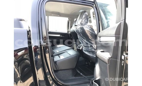 Sayi Imported Toyota Hilux Black Mota in Import - Dubai a Burkina Faso Sayi Imported Toyota Hilux Black Mota in Import - Dubai a Burkina Faso