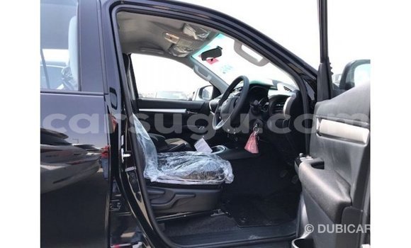 Sayi Imported Toyota Hilux Black Mota in Import - Dubai a Burkina Faso Sayi Imported Toyota Hilux Black Mota in Import - Dubai a Burkina Faso
