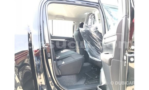 Sayi Imported Toyota Hilux Black Mota in Import - Dubai a Burkina Faso Sayi Imported Toyota Hilux Black Mota in Import - Dubai a Burkina Faso