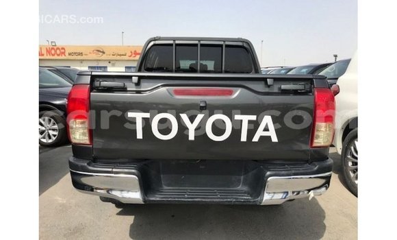 Acheter Import Voiture Toyota Hilux Noir à Import - Dubai, Burkina-Faso Acheter Import Voiture Toyota Hilux Noir à Import - Dubai, Burkina-Faso