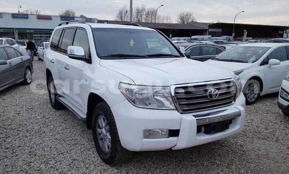Acheter Neuf Voiture Toyota Land Cruiser Blanc à Ouagadougou, Burkina-Faso Acheter Neuf Voiture Toyota Land Cruiser Blanc à Ouagadougou, Burkina-Faso