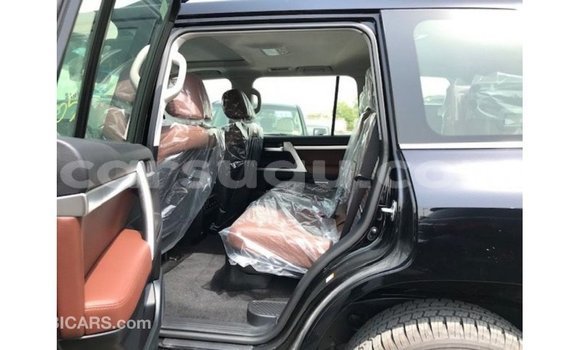 Sayi Imported Toyota Land Cruiser Black Mota in Import - Dubai a Burkina Faso Sayi Imported Toyota Land Cruiser Black Mota in Import - Dubai a Burkina Faso
