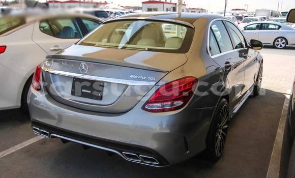 Acheter Neuf Voiture Mercedes-Benz 190 Gris à Ouagadougou, Burkina-Faso Acheter Neuf Voiture Mercedes-Benz 190 Gris à Ouagadougou, Burkina-Faso
