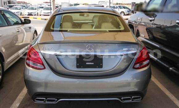 Acheter Neuf Voiture Mercedes-Benz 190 Gris à Ouagadougou, Burkina-Faso Acheter Neuf Voiture Mercedes-Benz 190 Gris à Ouagadougou, Burkina-Faso