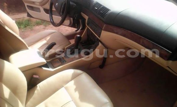 Acheter Neuf Voiture BMW 3–Series Bleu à Ouagadougou, Burkina-Faso Acheter Neuf Voiture BMW 3–Series Bleu à Ouagadougou, Burkina-Faso