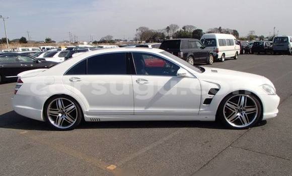 Acheter Neuf Voiture Mercedes-Benz 600 Blanc à Ouagadougou, Burkina-Faso Acheter Neuf Voiture Mercedes-Benz 600 Blanc à Ouagadougou, Burkina-Faso