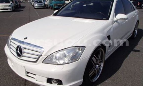 Acheter Neuf Voiture Mercedes-Benz 600 Blanc à Ouagadougou, Burkina-Faso Acheter Neuf Voiture Mercedes-Benz 600 Blanc à Ouagadougou, Burkina-Faso