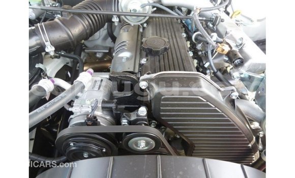 Sayi Imported Toyota Land Cruiser White Mota in Import - Dubai a Burkina Faso Sayi Imported Toyota Land Cruiser White Mota in Import - Dubai a Burkina Faso