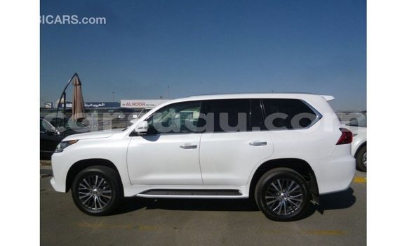 Sayi Imported Lexus LX White Mota in Import - Dubai a Burkina Faso Sayi Imported Lexus LX White Mota in Import - Dubai a Burkina Faso