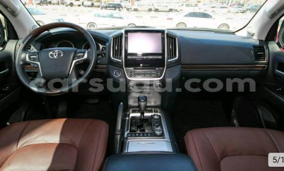 Acheter Neuf Voiture Toyota Land Cruiser Blanc à Ouagadougou, Burkina-Faso Acheter Neuf Voiture Toyota Land Cruiser Blanc à Ouagadougou, Burkina-Faso