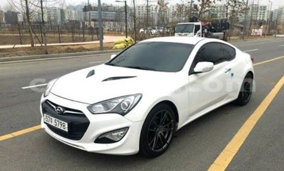 Acheter Neuf Voiture Hyundai Grand Starex Blanc à Ouagadougou, Burkina-Faso Acheter Neuf Voiture Hyundai Grand Starex Blanc à Ouagadougou, Burkina-Faso