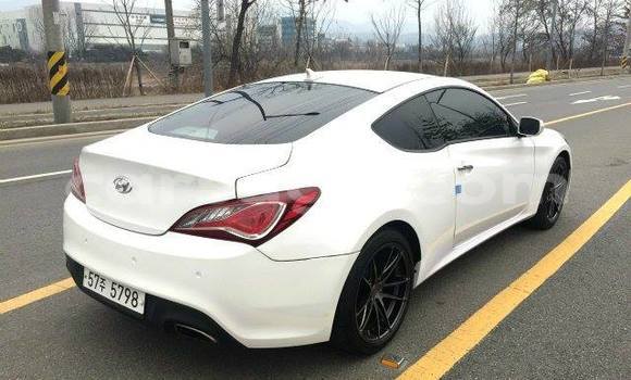 Acheter Neuf Voiture Hyundai Grand Starex Blanc à Ouagadougou, Burkina-Faso Acheter Neuf Voiture Hyundai Grand Starex Blanc à Ouagadougou, Burkina-Faso