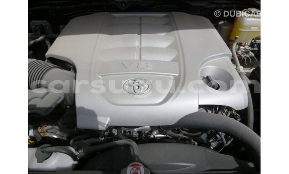 Sayi Imported Toyota Land Cruiser White Mota in Import - Dubai a Burkina Faso Sayi Imported Toyota Land Cruiser White Mota in Import - Dubai a Burkina Faso